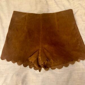 Lamb & Flag Scallop Hem Leather Shorts 🤎